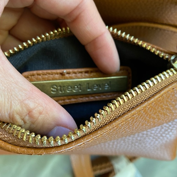 Street Level Tote Crossbody Bag (Cognac) - Picture 5 of 9